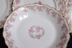 BAWO & DOTTER ELITE WORKS BRIDAL WREATH- COUPE SOUP BOWL    .....   http://jaapiesfinechinastore.com