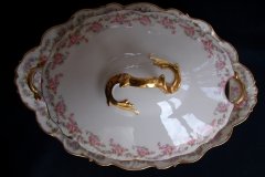 BAWO & DOTTER ELITE WORKS BRIDAL WREATH-  COVERED SOUP TUREEN   .....   http://jaapiesfinechinastore.com