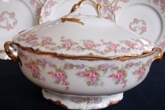 BAWO & DOTTER ELITE WORKS BRIDAL WREATH-  COVERED SOUP TUREEN   .....   http://jaapiesfinechinastore.com