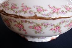 BAWO & DOTTER ELITE WORKS BRIDAL WREATH-  COVERED SOUP TUREEN   .....   http://jaapiesfinechinastore.com