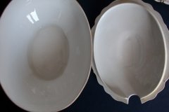 BAWO & DOTTER ELITE WORKS BRIDAL WREATH-  COVERED SOUP TUREEN   .....   http://jaapiesfinechinastore.com