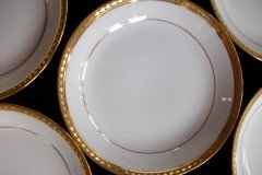BAWO & DOTTER/ELITE WORKS LAUREL LEAF BAND- BERRY BOWL ..... http://jaapiesfinechinastore.com