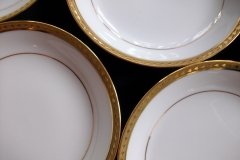 BAWO & DOTTER/ELITE WORKS LAUREL LEAF BAND- BERRY BOWL ..... http://jaapiesfinechinastore.com