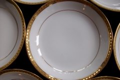 BAWO & DOTTER/ELITE WORKS LAUREL LEAF BAND- BERRY BOWL ..... http://jaapiesfinechinastore.com
