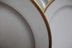 BAWO & DOTTER/ELITE WORKS LAUREL LEAF BAND-DINNER PLATE  ..... https://www.jaapiesfinechinastore.com