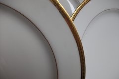 BAWO & DOTTER/ELITE WORKS LAUREL LEAF BAND-DINNER PLATE  ..... http://jaapiesfinechinastore.com