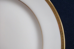 BAWO & DOTTER/ELITE WORKS LAUREL LEAF BAND-DINNER PLATE  ..... https://www.jaapiesfinechinastore.com