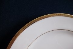 BAWO & DOTTER/ELITE WORKS LAUREL LEAF BAND-DINNER PLATE  ..... http://jaapiesfinechinastore.com