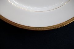 BAWO & DOTTER/ELITE WORKS LAUREL LEAF BAND-DINNER PLATE  ..... http://jaapiesfinechinastore.com