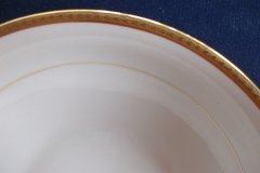 BAWO & DOTTER/ELITE WORKS LAUREL LEAF BAND-  ROUND SERVING  BOWL  ..... http://jaapiesfinechinastore.com