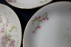 BAWO & DOTTER  PURPLE ASTER & YELLOW/ PINK FLOWERS- BERRY BOWL    ..... http://jaapiesfinechinastore.com