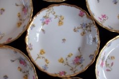 BAWO & DOTTER (ELITE WORKS) SCATTERED FLOWERS-  BERRY BOWL ..... http://jaapiesfinechinastore.com