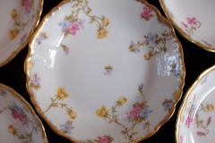 BAWO & DOTTER (ELITE WORKS) SCATTERED FLOWERS-  BERRY BOWL ..... https://www.jaapiesfinechinastore.com