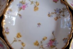 BAWO & DOTTER (ELITE WORKS) SCATTERED FLOWERS-  BERRY BOWL ..... http://jaapiesfinechinastore.com