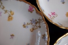BAWO & DOTTER (ELITE WORKS) SCATTERED FLOWERS-  BERRY BOWL ..... http://jaapiesfinechinastore.com