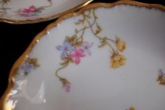 BAWO & DOTTER (ELITE WORKS) SCATTERED FLOWERS-  BERRY BOWL ..... http://jaapiesfinechinastore.com