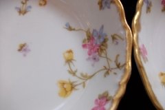 BAWO & DOTTER (ELITE WORKS) SCATTERED FLOWERS-  BERRY BOWL ..... http://jaapiesfinechinastore.com