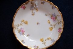 BAWO & DOTTER (ELITE WORKS) SCATTERED FLOWERS-  BERRY BOWL ..... http://jaapiesfinechinastore.com