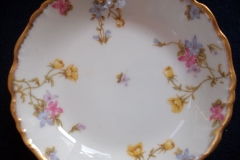 BAWO & DOTTER (ELITE WORKS) SCATTERED FLOWERS-  BERRY BOWL ..... https://www.jaapiesfinechinastore.com