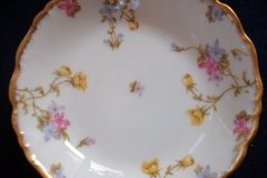 BAWO & DOTTER (ELITE WORKS) SCATTERED FLOWERS-  BERRY BOWL ..... http://jaapiesfinechinastore.com
