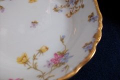 BAWO & DOTTER (ELITE WORKS) SCATTERED FLOWERS-  BERRY BOWL ..... http://jaapiesfinechinastore.com