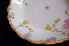 BAWO & DOTTER (ELITE WORKS) SCATTERED FLOWERS-  BERRY BOWL ..... http://jaapiesfinechinastore.com
