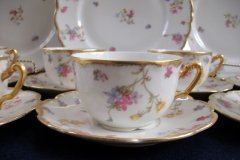 BAWO & DOTTER (ELITE WORKS) SCATTERED FLOWERS- CUP & SAUCER   .....   http://jaapiesfinechinastore.com