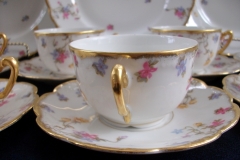 BAWO & DOTTER (ELITE WORKS) SCATTERED FLOWERS- CUP & SAUCER   .....   https://www.jaapiesfinechinastore.com