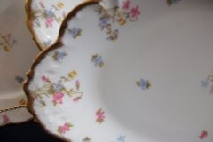 BAWO & DOTTER (ELITE WORKS) SCATTERED FLOWERS- MEDIUM SERVING  PLATTER  13  7/8" ..... http://jaapiesfinechinastore.com