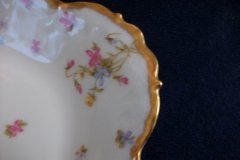 BAWO & DOTTER (ELITE WORKS) SCATTERED FLOWERS- MEDIUM SERVING  PLATTER  13  7/8" ..... http://jaapiesfinechinastore.com