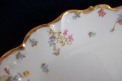 BAWO & DOTTER (ELITE WORKS) SCATTERED FLOWERS- MEDIUM SERVING  PLATTER  13  7/8" ..... http://jaapiesfinechinastore.com