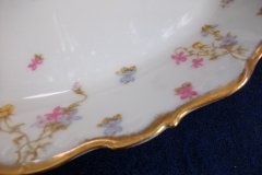 BAWO & DOTTER (ELITE WORKS) SCATTERED FLOWERS- MEDIUM SERVING  PLATTER  13  7/8" ..... http://jaapiesfinechinastore.com