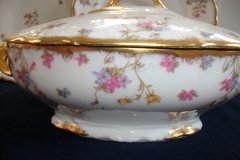BAWO & DOTTER  (ELITE WORKS) SCATTERED FLOWERS- OVAL COVERED SERVING BOWL .....   http://jaapiesfinechinastore.com