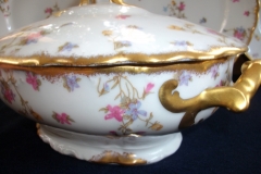 BAWO & DOTTER  (ELITE WORKS) SCATTERED FLOWERS- OVAL COVERED SERVING BOWL .....   https://www.jaapiesfinechinastore.com