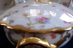 BAWO & DOTTER  (ELITE WORKS) SCATTERED FLOWERS- OVAL COVERED SERVING BOWL .....   http://jaapiesfinechinastore.com