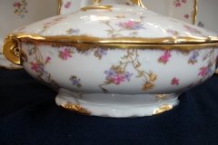 BAWO & DOTTER  (ELITE WORKS) SCATTERED FLOWERS- OVAL COVERED SERVING BOWL .....   http://jaapiesfinechinastore.com