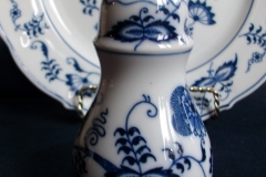 BLUE DANUBE-  PEPPER SHAKER    ,,,,,  https://www.jaapiesfinechinastore.com