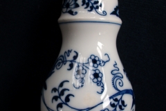 BLUE DANUBE-  PEPPER SHAKER    ,,,,,  https://www.jaapiesfinechinastore.com