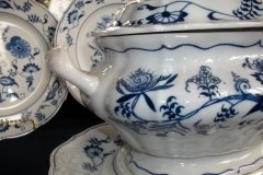 BLUE DANUBE-  SOUP TUREEN    ,,,,,  http://jaapiesfinechinastore.com