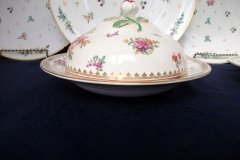 BOOTHS 8477 FLORAL & GARDEN INSECTS- COVERED BUTTER DISH  .....   http://jaapiesfinechinastore.com