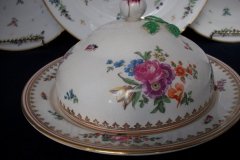 BOOTHS 8477 FLORAL & GARDEN INSECTS- COVERED BUTTER DISH  .....   http://jaapiesfinechinastore.com