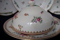 BOOTHS 8477 FLORAL & GARDEN INSECTS- COVERED BUTTER DISH  .....   http://jaapiesfinechinastore.com