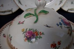 BOOTHS 8477 FLORAL & GARDEN INSECTS- COVERED BUTTER DISH  .....   http://jaapiesfinechinastore.com