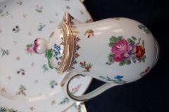 BOOTHS 8477 FLORAL & GARDEN INSECTS- COVERED PITCHER/JUG  .....   https://www.jaapiesfinechinastore.com