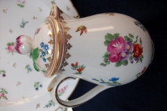 BOOTHS 8477 FLORAL & GARDEN INSECTS- COVERED PITCHER/JUG  .....   https://www.jaapiesfinechinastore.com