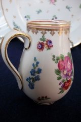 BOOTHS 8477 FLORAL & GARDEN INSECTS- CREAMER  .....   http://jaapiesfinechinastore.com