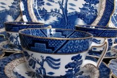 BOOTHS REAL OLD WILLOW A8025- CUPS &  SAUCERS  .....   http://jaapiesfinechinastore.com