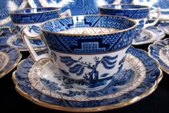 BOOTHS REAL OLD WILLOW A8025- CUPS &  SAUCERS  .....   http://jaapiesfinechinastore.com