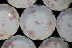 CHARLES FIELD HAVILAND/GDA WILD GERANIUM PINK-  BERRY BOWL     .....   http://jaapiesfinechinastore.com