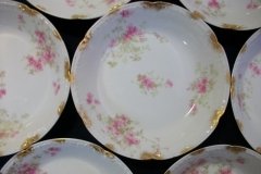 CHARLES FIELD HAVILAND/GDA WILD GERANIUM PINK-  BERRY BOWL     .....   http://jaapiesfinechinastore.com